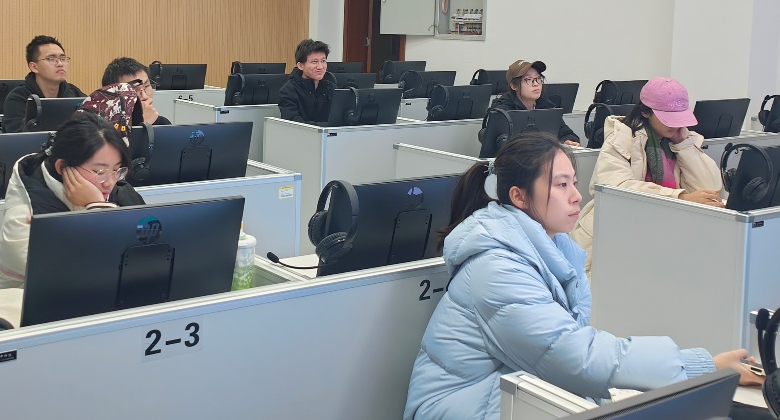 学院举办大学英语四级专题报告